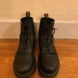 Dr. Martens 1460 W 8 Eye Boot, Black - Size 6